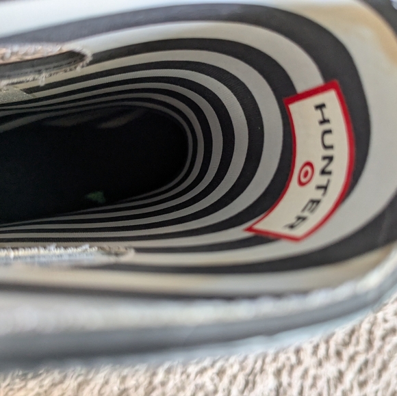 Hunter - Picture 3 of 4